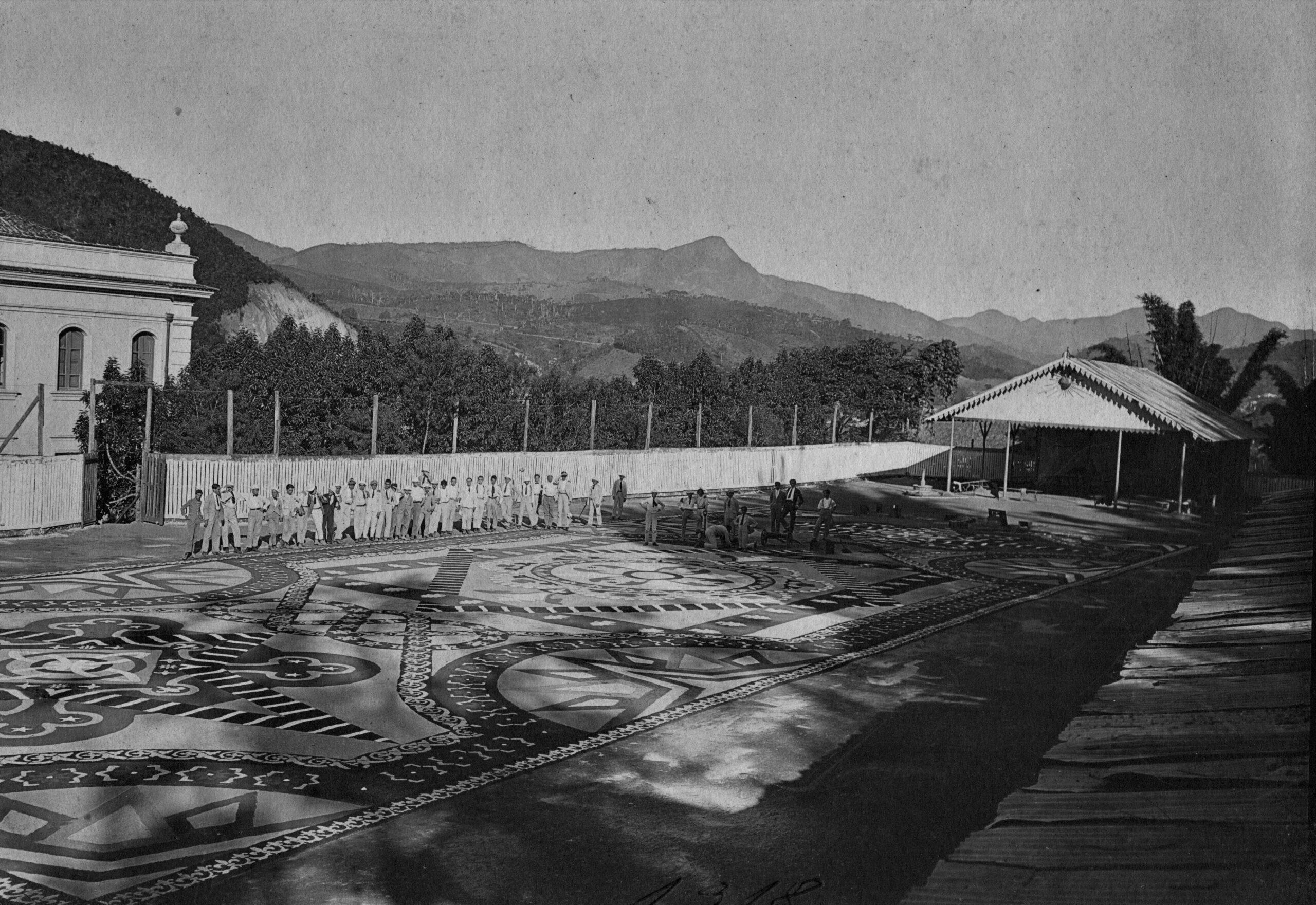 Ano de 1918 tapete de areia criacao dos Jesuitas. Acervo colegio Anchieta scaled