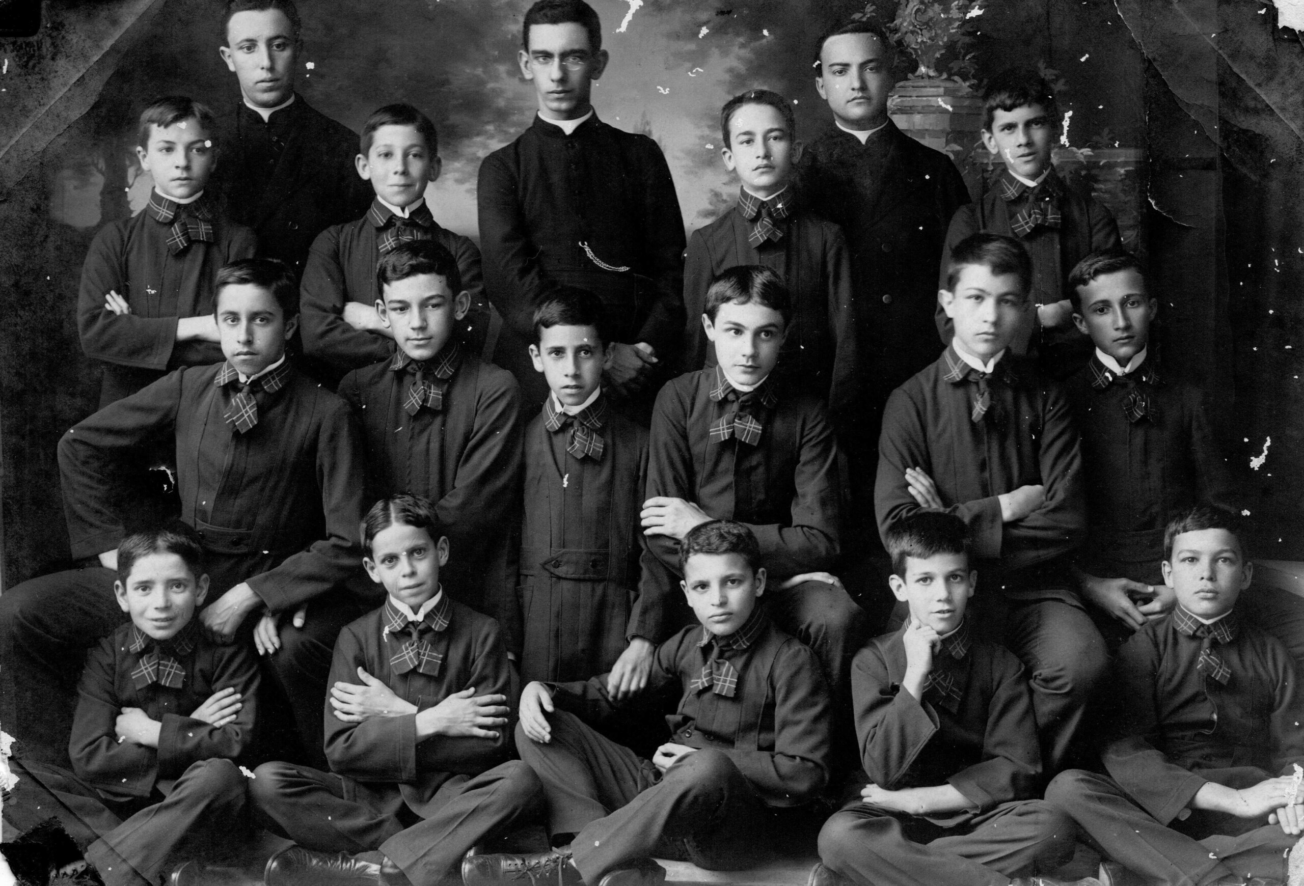 Turma de alunos médios do ano de 1918. Acervo colégio Anchieta